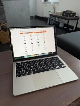 MacBook Air 13" M3 (2024) 8GB RAM / 256GB SSD