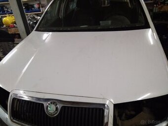 PRODÁM NA ŠKODA FABIA I KAPOTU A MASKU
