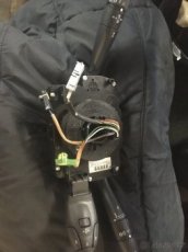 Ovladač pod volantem COM Peugeot