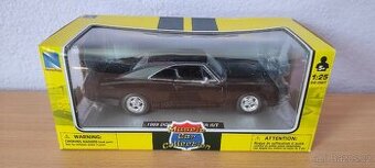Modely aut 1/24/25 - New Ray - 1