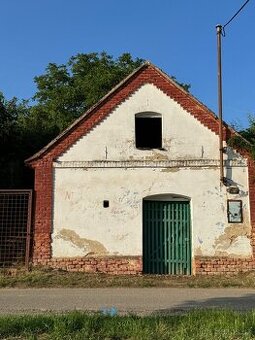 Prodám vinný sklep s pozemky 1500 m2