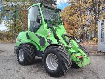 Nakladač Avant 760 DLX