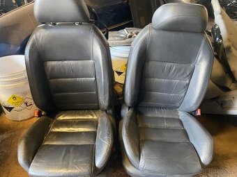 Kožené vyhřívané sedačky s airbagem na Škoda Superb1