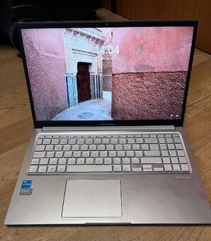 Asus vivobook X1504Z
