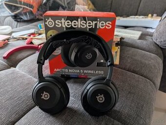 Steelaeries Arctis Nova 5