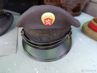 Vojenská čepice , brigadýrka