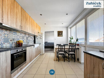 Pronájem výjimečného prostorného bytu 3+1 s krbem, Zlín - ul