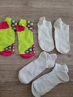 Pěkné kotníkové ponožky vel.37/38,cena za vsechny