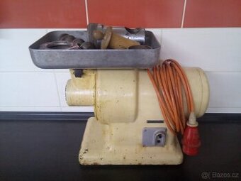 Řeznický Vlček RM 80 - 1