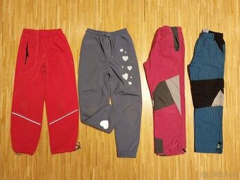 Softshellové kalhoty v. 134 a modré sportovní v.128