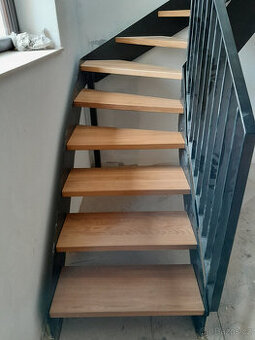 Dubové schodnice tl.40mm A/B délkově nenapojované