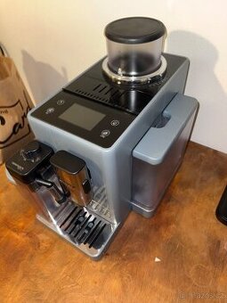 Automatický kávovar De'Longhi Rivelia EXAM 440.55.G šedý