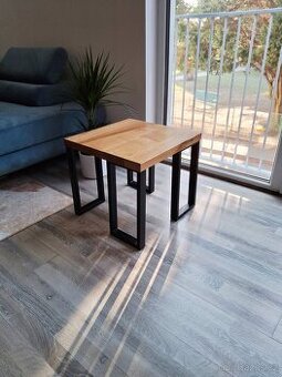 Konferenční dubový stůl / odkládací