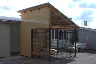 Prodám materiál na psí výběh s boudou. - 1