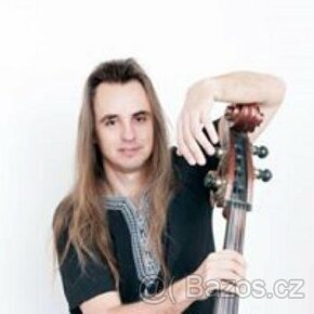 Kontrabasista/baskytarista hledá místo v kapele či souboru