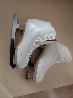 Dívčí krasbrusle RISPORT Etoile  - EUR 30/31