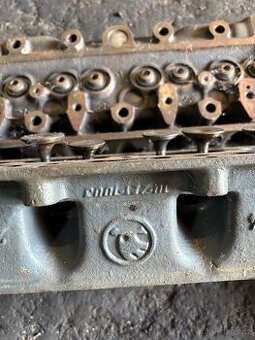 Škoda 100 105 120 hlava , karburátor