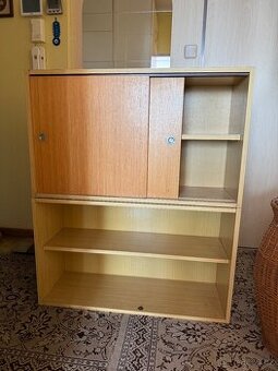 Skříňka a polička