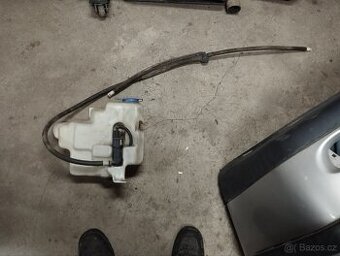Nádobka ostřikovačů 5,5l Škoda Octavia 1