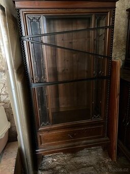 Starožitná skříň, vitríny, skleník