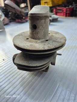 Náhradní díly 305