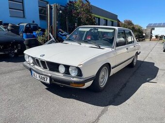 BMW e28 518