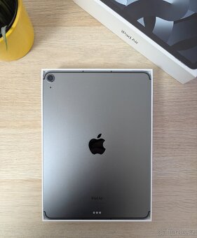iPad Air 2022 Cellular (5. generace) + příslušenství