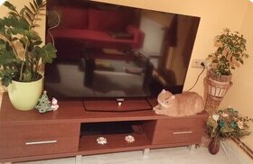 TV stolek