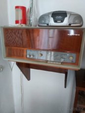 retro gramofon s rádiem