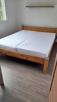 Postel z masivu