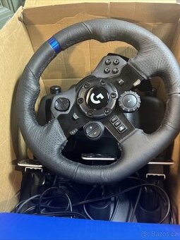 závodní volant a pedály Logitech G923, TRUEFORCE PS5, PS4,PC
