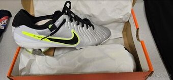 Nike Tiempo