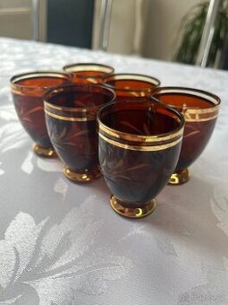 6(+1) starožitných jantarových křišťálových panáků se zlatým
