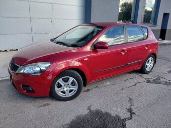 KIA CEE´D 1.4i 16V 66kW r.10 GARANCE KM, PĚKNÁ, TOP CENA