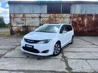 Chrysler Pacifica Hybrid Limited 2018 / 3.6