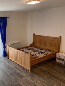 Postel masiv 160x200 cm