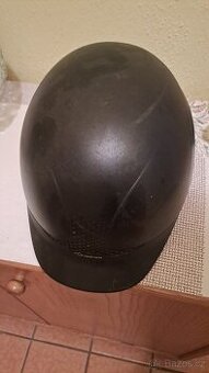 Dětská jezdecká helma