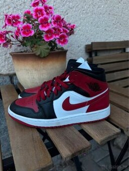 Nike air Jordan 1 mid Gym Red