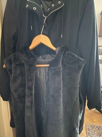 Černý kabát -bunda s kapucí