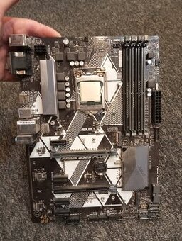 Základní deska a graficka karta