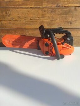 Benzínová pila MastetCut PS2500 s vetvemi