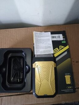 Shaver holicí strojek zlatý