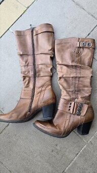 Kožené kozačky Marco Tozzi