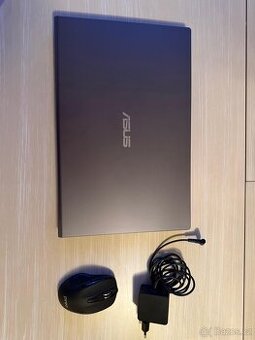 ASUS VivoBook 15 | i5 | 8GB RAM | 256GB SSD | Perfektní stav