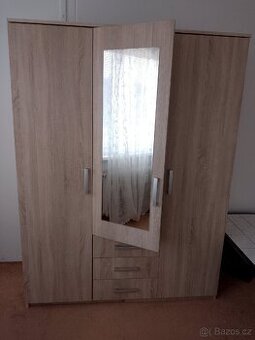 Šatní skříň