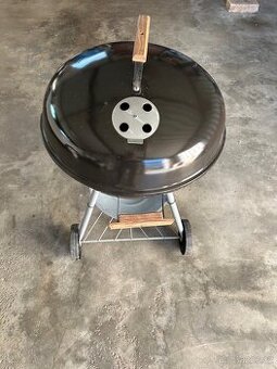 Zahradní pojízdný gril