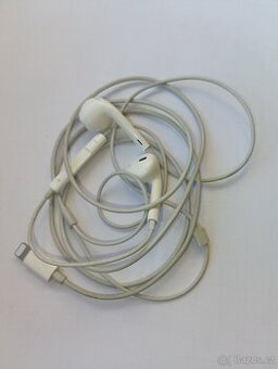 Drátová sluchátka, Apple EarPods (konektor Lightning).