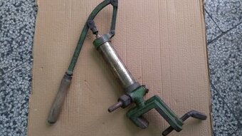 Stará pípa, džberovka, mosazná pumpa - 1