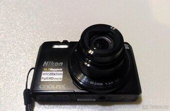Digitální fotoaparát - Nikon Coolpix S7000 Wi-Fi