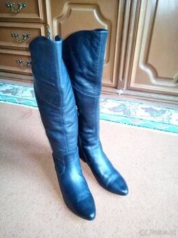 Dámské kožené vysoké boty